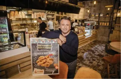  ?? FOTO WIM KEMPENAERS ?? Vandaag telt ons land al een tiental vestiginge­n van Chitir Chicken. “Midden juni opent ons eerste restaurant in Limburg”, zegt oprichter Ismail Yuruk.