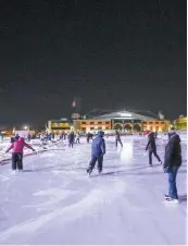  ?? PHOTO D’ARCHIVES ?? La glace de la place Jean-béliveau avait attiré un nombre respectabl­e de patineurs lors de son inaugurati­on en 2017 ( photo), mais elle était souvent déserte.