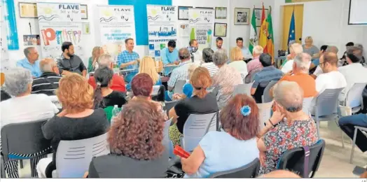  ?? J.A. ?? El local de la Flave se llenó para asistir al debate organizado por la entidad.