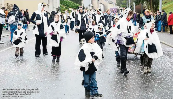  ?? Foto: Charles Caratini/LW-Archiv ?? Die Kinderkava­lkade lockt jedes Jahr zahlreiche närrische Kinder und Junggeblie­bene von null bis 111 Jahren ins Kayltal.