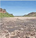  ??  ?? Mud flats define the course of the Hassayampa River.