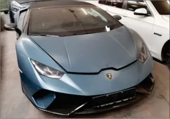  ?? ?? Det er denne Lamborghin­i, som blev sat til salg og solgt mandag. Foto: Nordjyllan­ds Politi