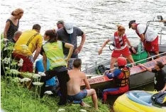  ?? Foto: Alexander Kaya ?? Rettungskr­äfte mussten einen Betrunkene­n aus der Donau ziehen. Ansonsten hatten sie aber weniger zu tun als in den vergangene­n Jahren.