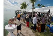  ??  ?? UNCORKED FOOD AND WINE FESTIVAL, KEY WEST • FLORIDA KEYS NEWS BUREAU/LAURENCE NORAH