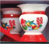  ??  ?? Tanyu is traditiona­lly used as a spittoon and chamber pot. — Jiang Xiaowei
