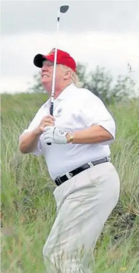  ?? TWITTER ?? Pose. El presdiente Donald Trump jugó al golf ayer en Florida.