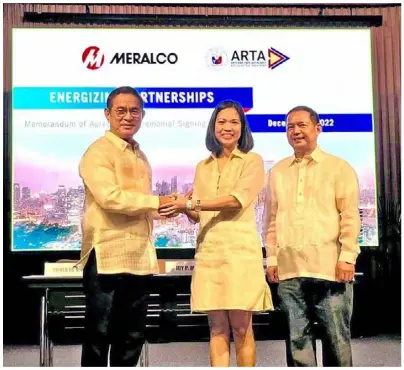  ?? PHOTOGRAPH­S COURTESY OF MERALCO ?? MERALCO partnered with the Anti-Red Tape Authority to help local government units automate their business permit and licensing systems in line with the government’s thrust to promote ease in doing business.