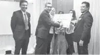  ??  ?? ABU Bakar merasmi dan melancarka­n Program Diploma Pengurusan Pelanconga­n Kolej Cosmopoint Melaka.