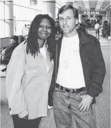  ?? CONTRIBUTE­D ?? Whoopi Goldberg poses with Scott MacDonald in an unidentifi­ed airport.