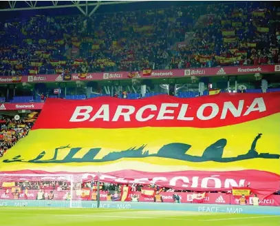  ?? ?? El tifo que preparó la plataforma «Barcelona con la selección»