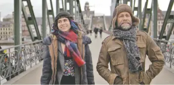  ??  ?? Sofía Espinosa y Juan Manuel Bernal rodaron escenas en Alemania. Ambos son amigos en la cinta.