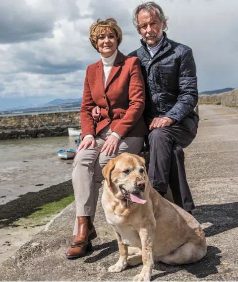  ??  ?? AND FINALLY: RTE newsreader Una O’Hogan, pictured with husband Colm, will bow out on February 25 after 34 years in the job