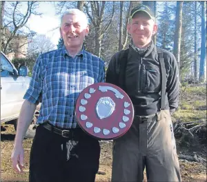  ??  ?? John Browning and Alan Ramshaw with the Lintrathen Shield.