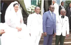  ?? ?? Vice President Constantin­o Chiwenga and wife Colonel Miniyothab­o Chiwenga pose for a photo with Vice President Kembo Mohadi and former Namibian Defence Force commander Lieutenant General Epaphras Denga Ndaitwah