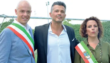  ?? Union Pro ?? Il nuovo presidente Enrico Lorenzoni tra i sindaci Carola Arena (Mogliano) e Paolo Galeano (Preganziol)