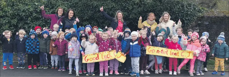  ?? (Photo: Katie Glavin) ?? THUMBS UP - Teach na Leanaí Montessori from Duntahane and College Road who met at St Colman’s Health Campus for the fundraisin­g walk.