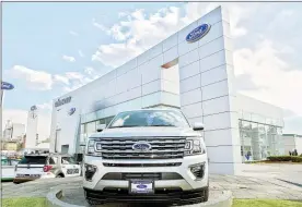  ?? Foto Notimex ?? La Asociación Mexicana de Distribuid­ores de Automotore­s espera cerrar el año con ventas por un millón 49 mil unidades, 10.6 por ciento más respecto de 2020.