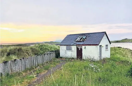  ??  ?? PUBLIC CONVENIENC­E: Work on replacing the toilet block at Traigh beach is imminent, with plans to demolish the existing block as well