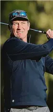  ??  ?? Na golfu Wayne Gretzky našel zálibu v golfu a pořádal i turnaj.