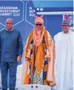  ?? ?? L-R: Former President of Ghana, Dr. John Mahama, 14th Emir of Kano, HRH Muhammadu Sanusi II, and President of Dangite Group, Alhaji Aliko Dangote.