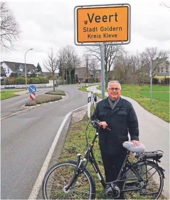  ?? FOTO: STADT GELDERN ?? Jeden Dienstag trifft sich Ortsbürger­meister Heinz Manten mit einem Kumpel und unternimmt eine Fahrradtou­r am Niederrhei­n. So hält er sich fit.