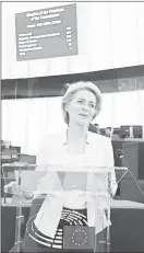  ??  ?? La conservado­ra alemana Ursula von der Leyen se convirtió en la primera mujer que presidirá la Comisión Europea, después de reunir por la mínima la mayoría de votos en la Eurocámara. Foto Afp