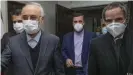  ??  ?? Der Chef des iranischen Atomprogra­mms Ali Akbar Salehi (l.) und der IAEA-Chef Rafael Grossi in Teheran