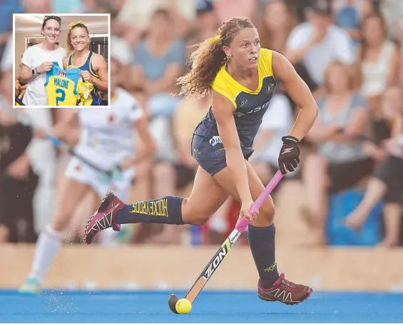  ?? Picture: DANIEL CARSON/WWW.DCIMAGES.ORG ?? Gold Coast Hockeyroo Rosie Malone in action, while (inset) she is presented with her jumper by Queensland­er Madonna Blyth.