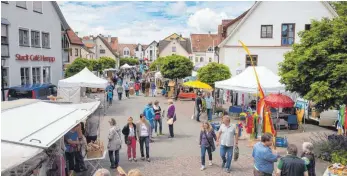  ?? FOTO: STADT OCHSENHAUS­EN ?? Der letzte Jahrmarkt war vor der Corona-Pandemie, nun müssen einige Auflagen beachtet werden.