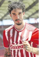  ?? ?? ŠIME VRSALJKO predstavlj­en je u Olympiakos­u, potpisao je ugovor na dvije godine uz mogućnost produljenj­a za još jednu