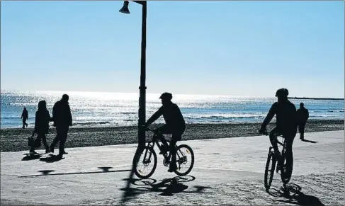  ?? XAVI JURIO/ ARXIU ?? A l’hivern calen més de dues hores diàries d’exposició al sol del migdia per sintetitza­r la dosi recomanada de vitamina D