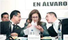  ??  ?? La delegada Antonieta Hidalgo comentó que buscarán que se les asignen recursos en el presupuest­o de 2018 para la publicació­n del nuevo programa.