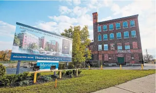  ?? BOB TYMCZYSZYN TORSTAR ?? The Harbour Club developmen­t on Lakeport Road in Port Dalhousie.