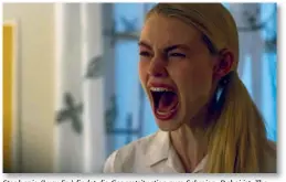  ??  ?? Stephanie (Lucy Fry) findet die Gesamtsitu­ation zum Schreien. Dabei ist „The Darkness“eher leichter Grusel, dafür aber Spannung und Familien-Drama