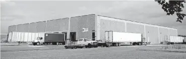  ??  ?? Sealy & Co.’s purchases include this service warehouse at 4210 Will Rogers Parkway.
[PHOTO BY BRYAN TERRY, THE OKLAHOMAN ARCHIVES]