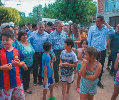  ?? CEDOC PERFIL ?? JUNTOS. Schiaretti y Llaryora. La última aparición fue en Villa El Libertador. Las recorridas continuará­n.