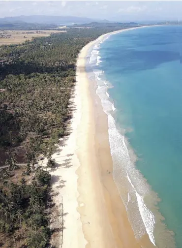  ??  ?? The Beach at Daplac Cove, Boayan Island, San Vicente, Palawan. Photos from OUR AWESOME PLANET