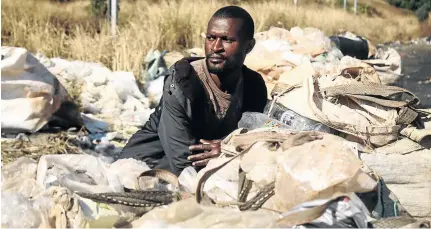  ?? / KABELO MOKOENA ?? Nazi Makamu is one of informal recyclers who have been barred from picking waste from Genesis landfill site which has recently been taken over by a multinatio­nal firm Averda.