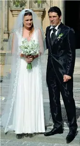  ??  ?? Il matrimonio
Buffon con la showgirl Alena Šeredova, sposata nel 2011. Sono separati dal 2014