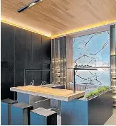  ?? ?? 1 Y 4 COMER Y BEBER. Dos pasiones de Doménico, el habitante ficticio del Departamen­to Completo 2 FUSIÓN. El casetonado de hormigón se vincula al diseño de Barsante Estudio 3 LIVING. Para recibir amigos, el espacio se une a la cocina a la vista.