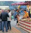  ?? FOTO: DEGOTT ?? Bei Besuchern sehr beliebt ist der deutsch-französisc­he Mondschein­markt in Gersheim.