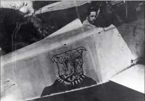  ?? SHD ?? Le sgt André Lévy aux commandes de son Nieuport 17 n° 2756.