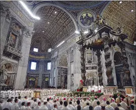  ??  ?? La culla della cristianit­à Basilica di San Pietro sorvegliat­a speciale nel giorno di Pasqua