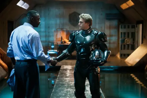  ??  ?? Idris Elba and Charlie Hunnam as General Stacker Pentecost and Raleigh Becket (Rex)