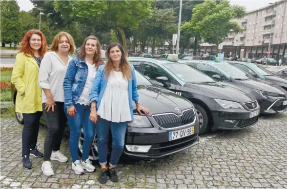 ?? ?? Natália Maria, Idalina Sousa, Maria Magalhães e Paula Silva são motoristas de táxi no Porto e não abdicam da profissão