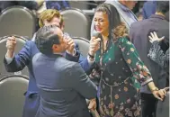  ??  ?? En sesión ordinaria los diputados decidieron seguir con la asignación de 150 mil pesos al mes para cada legislador.