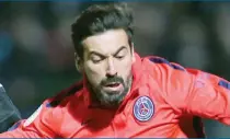  ??  ?? Ezequiel Lavezzi, 30 anni, attaccante argentino