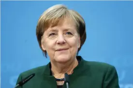  ?? FOTO: EPA/FELIPE TRUEBA ?? GER INTE UPP. Tysklands förbundska­nsler Angela Merkel hoppas på att samtalen med SPD ska bära frukt och leda till att en ny tysk regering äntligen ska kunna bildas.