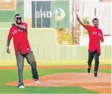  ?? ?? David Ortiz y Pedro Martínez lanzan primera bola.