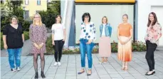  ?? FOTO: WS ?? Das künftige Team im neuen kommunalen Kindergart­en „Dörfle am Bach“ist bereits komplett: Unter der Leitung von Evelyne Honer (Mitte) nehmen beim Start im August (von links) Julia Rombach, Anita Gröger, Verena Merz, Patricia Radovic, Laura Keller und Anita Herzog die Betreuung der Kinder auf.